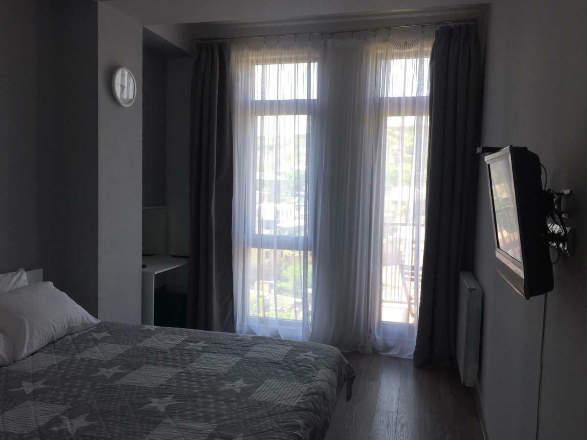 Sunny Apartment Ortachala Tiflis Exterior foto